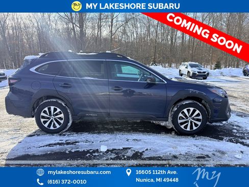 Used 2025 Subaru Outback Premium image 9