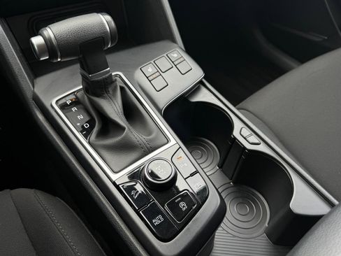 Used 2025 Kia Sportage LX image 38