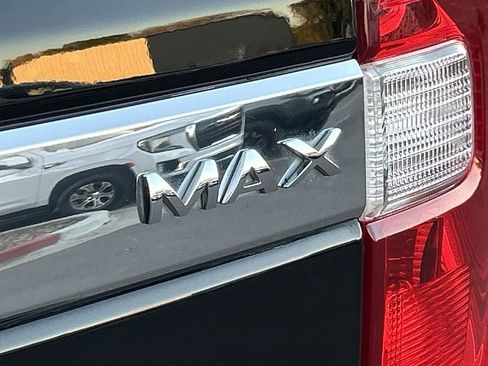 Used 2021 Ford Expedition Max XLT image 32