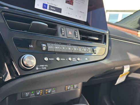 New 2025 Lexus ES 350 w/ Premium Package image 22