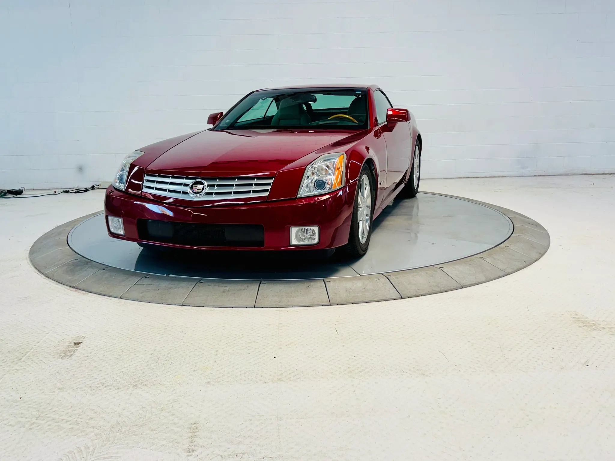 Used 2006 Cadillac XLR RWD image 11