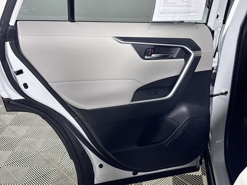 Used 2023 Toyota RAV4 XLE Premium image 19
