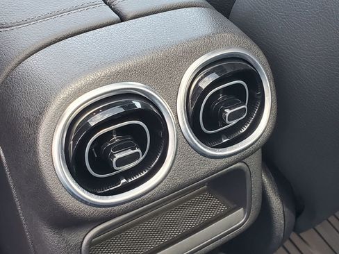 Used 2025 Mercedes-Benz GLC 43 AMG 4MATIC image 13
