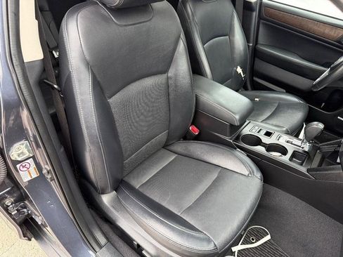 Used 2017 Subaru Outback 2.5i Limited image 11