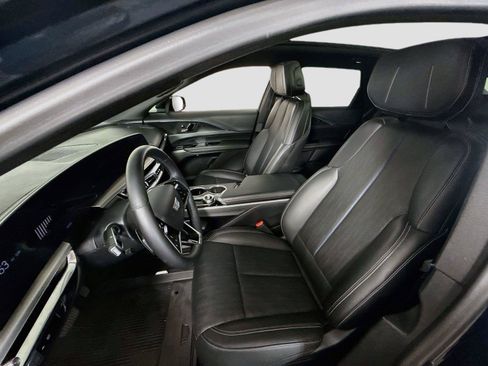 Used 2024 Cadillac Lyriq Luxury w/ LPO, Floor Liner Package AWD/4WD image 15