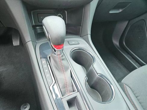 Used 2023 Chevrolet Equinox RS FWD image 18