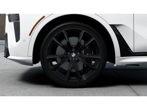 New 2027 BMW X7 xDrive40i w/ M Sport Package AWD/4WD image 7