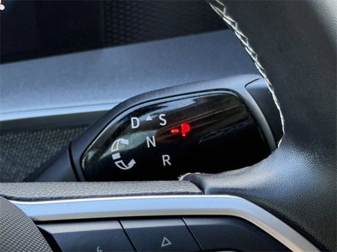 Used 2025 Volkswagen Tiguan S image 19