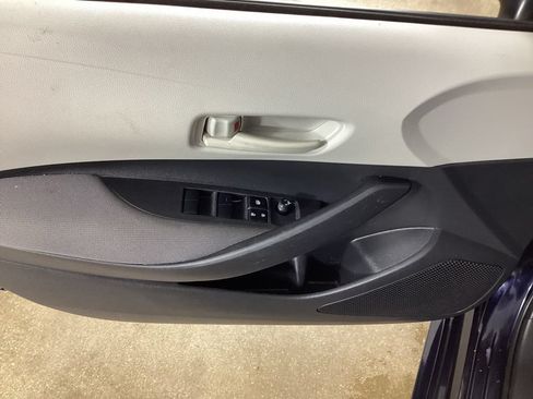 Used 2023 Toyota Corolla LE FWD image 13
