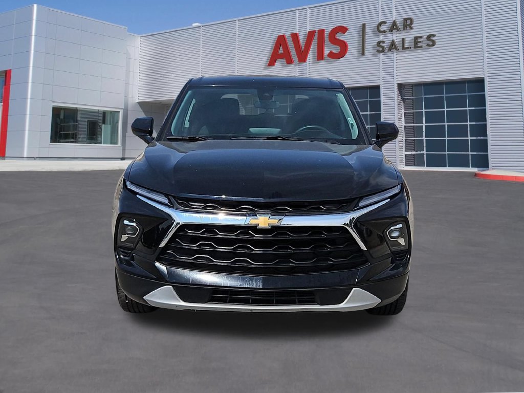 Used 2025 Chevrolet Blazer LT FWD image 2