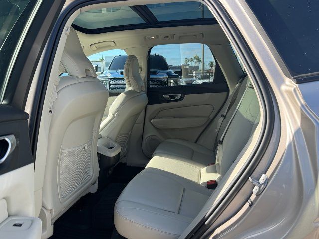 Certified 2024 Volvo XC60 B5 Plus AWD/4WD image 11