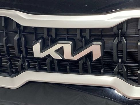 Used 2024 Kia Telluride LX AWD/4WD image 8