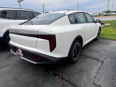 Used 2025 Kia K4 EX FWD image 11
