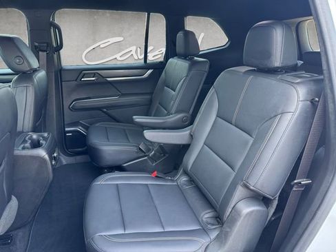 Used 2024 GMC Acadia Elevation image 22