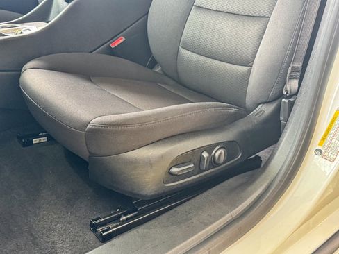 Used 2024 Chevrolet Malibu LT image 17