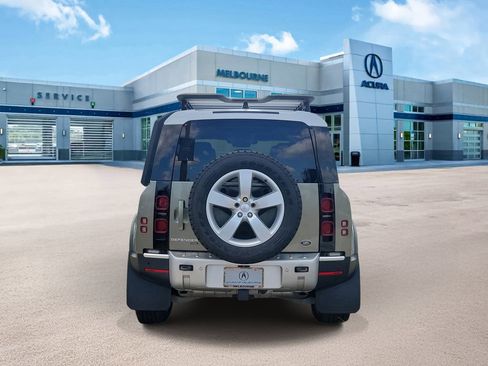 Used 2022 Land Rover Defender 110 SE image 4