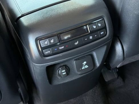 Used 2024 Hyundai Palisade Limited FWD image 14