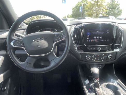 Used 2022 Chevrolet Traverse RS FWD image 14