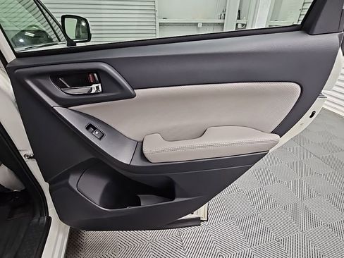 Used 2015 Subaru Forester 2.5i Limited w/ Popular Package #2 image 32