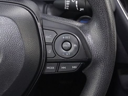 Used 2022 Toyota Corolla LE FWD image 19