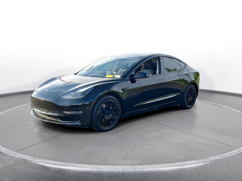 Used 2021 Tesla Model 3 Long Range AWD/4WD image 4