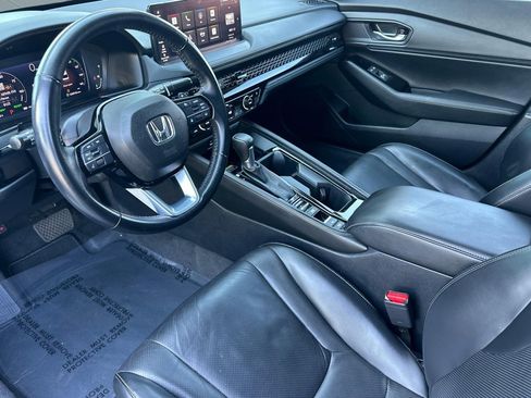 Used 2024 Honda Accord Touring image 4