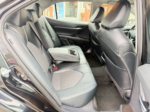 Used 2021 Toyota Camry SE image 32