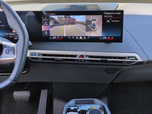 Used 2026 BMW iX xDrive45 image 29