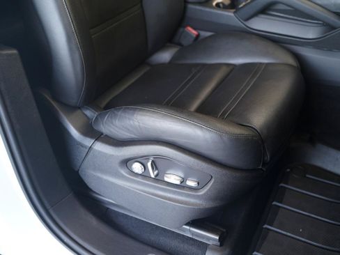 Used 2020 Porsche Cayenne AWD/4WD image 32