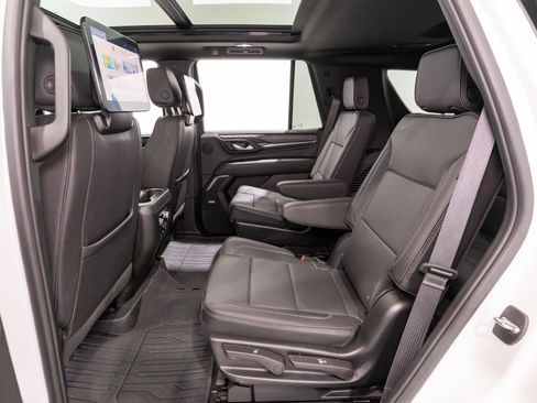 Used 2024 GMC Yukon Denali w/ Advanced Technology Package AWD/4WD image 34