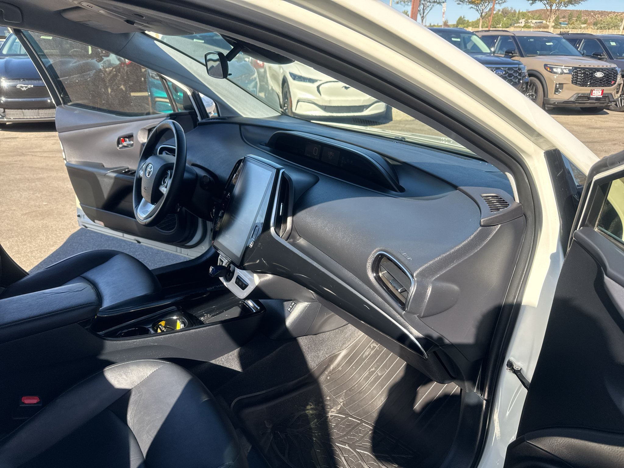 Used 2017 Toyota Prius Prime Premium FWD image 26