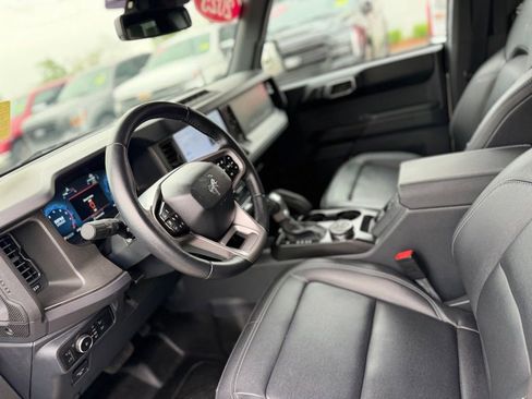 Used 2025 Ford Bronco Badlands AWD/4WD image 16