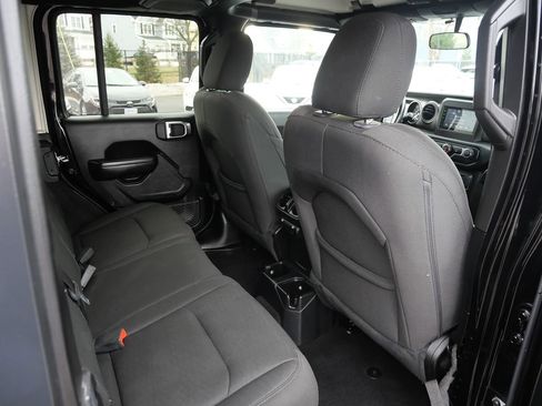 Used 2020 Jeep Wrangler Unlimited Sport S image 25