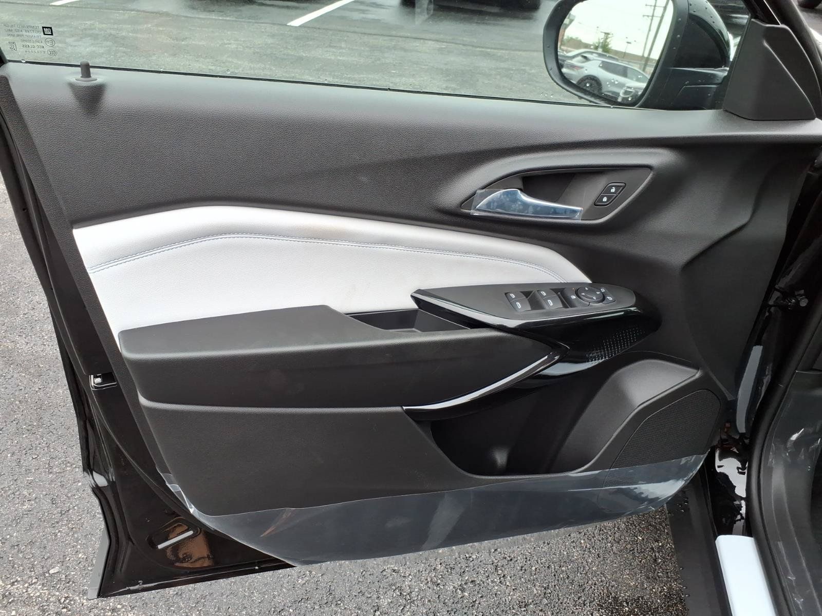 New 2026 Chevrolet Trax LT w/ Midnight Edition FWD image 10