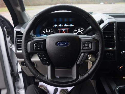 Used 2015 Ford F150 XLT w/ Equipment Group 301A Mid image 4