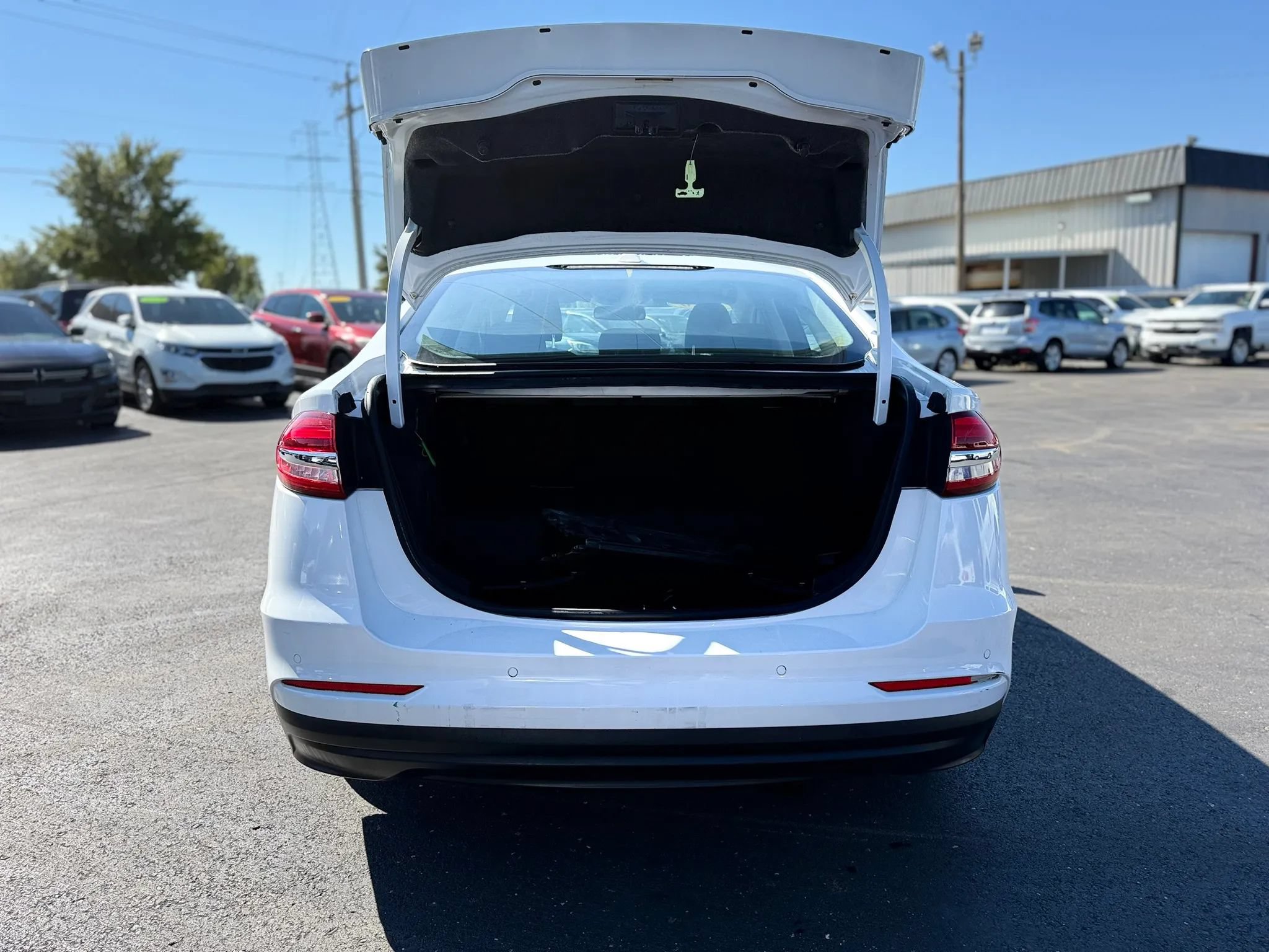 Used 2020 Ford Fusion SE FWD image 33