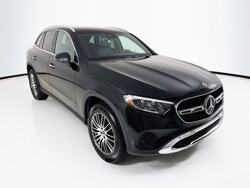 Used 2026 Mercedes-Benz GLC 300 image 1