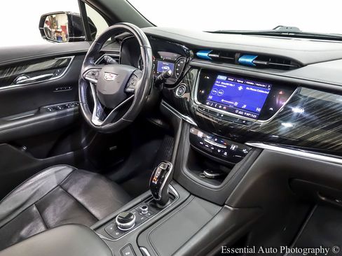Used 2020 Cadillac XT6 Premium Luxury image 34