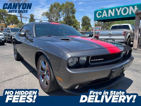 Used 2014 Dodge Challenger SXT RWD image 1