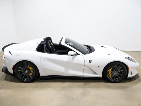 Used 2022 Ferrari 812 GTS RWD image 91
