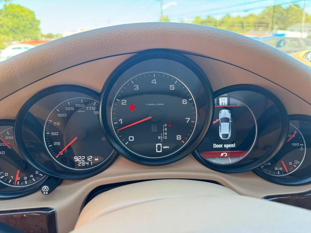 Used 2014 Porsche Panamera 4 AWD/4WD image 19