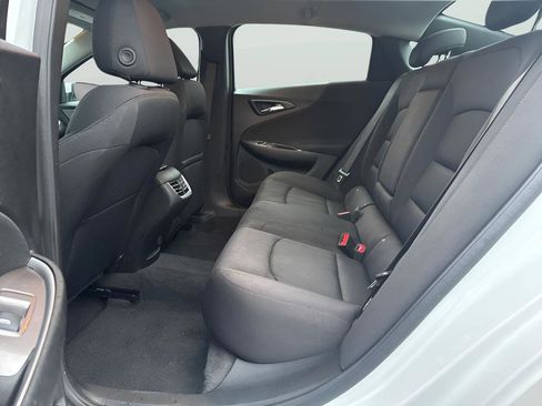 Used 2025 Chevrolet Malibu LT image 9