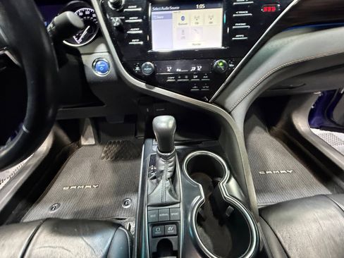 Used 2018 Toyota Camry XLE image 20