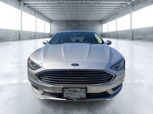 Used 2018 Ford Fusion SE FWD image 5