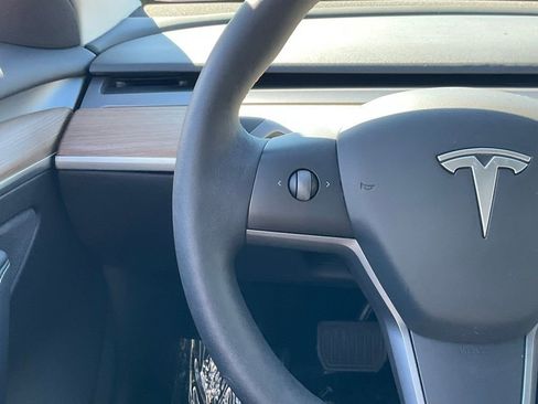 Used 2023 Tesla Model 3 Standard Range image 39