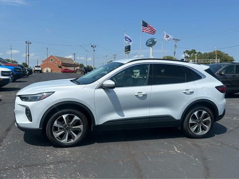 Used 2025 Ford Escape Platinum AWD/4WD image 1