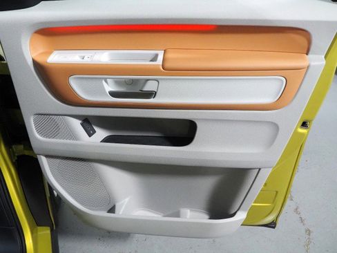 Used 2025 Volkswagen ID. Buzz 1st Edition image 60