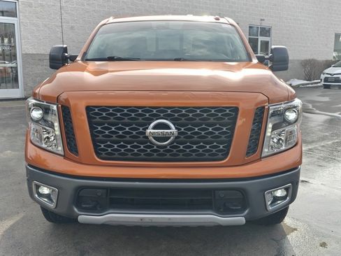 Used 2019 Nissan Titan PRO-4X w/ Pro-4x Convenience Package image 2