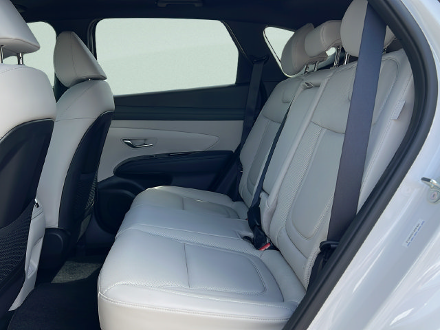 Certified 2025 Hyundai Tucson Limited AWD/4WD image 13