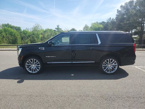 New 2026 GMC Yukon XL Denali w/ Denali Reserve Package AWD/4WD image 2